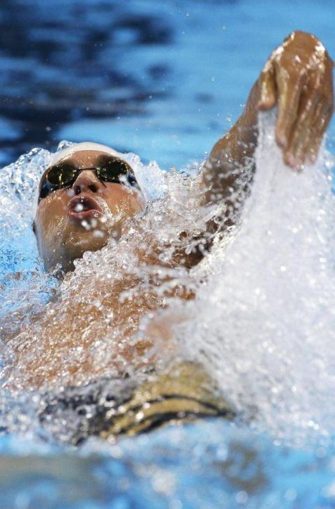 Matt Grevers Swimming the Backstroke